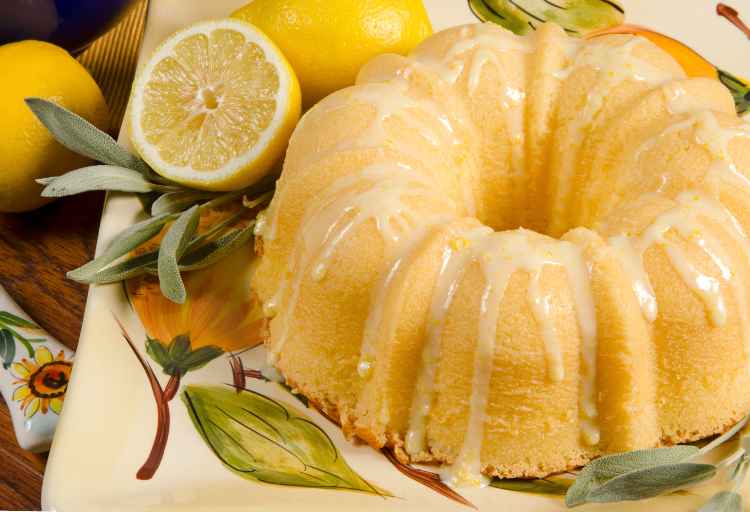 7 Perfect Pairings: What Fruit Goes Well with Lemon Cake