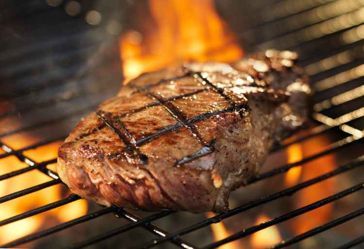 How to cook a steak on a Weber charcoal grill?