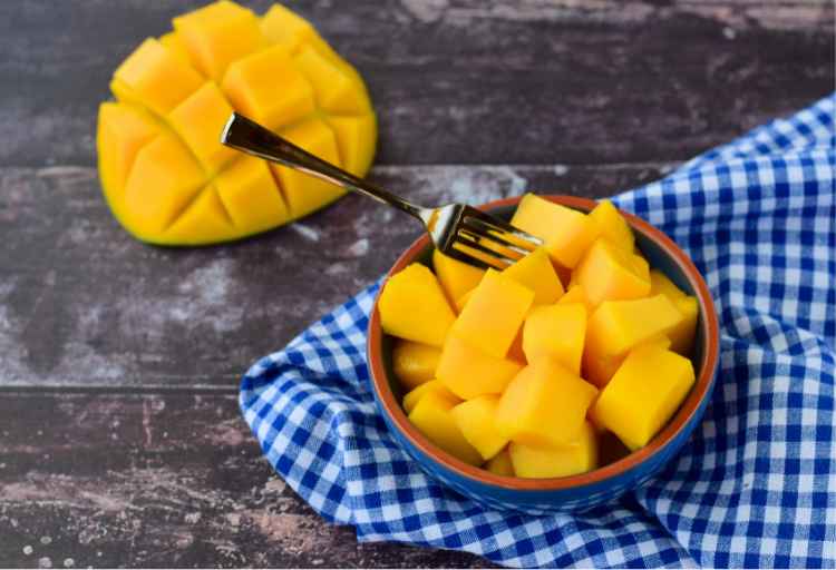 Why Does Mango Taste Fizzy? Exploring the Unusual Sensation
